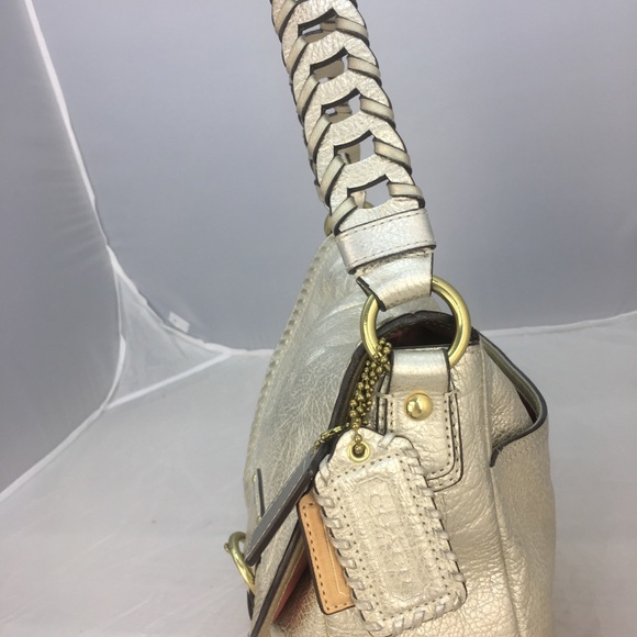 Gorgeous gold Coach shoulder bag - Picture 5 of 10